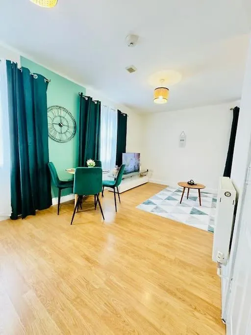 Classy Southampton City Center Apt With Free Parking