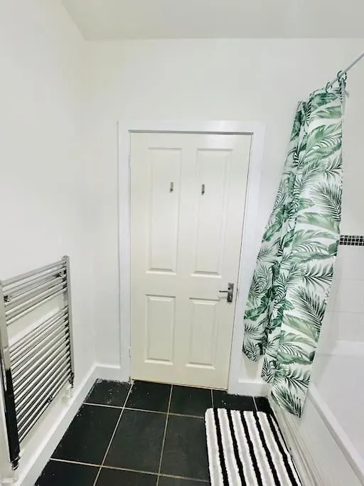 Classy Southampton City Center Apt With Free Parking 0*,
