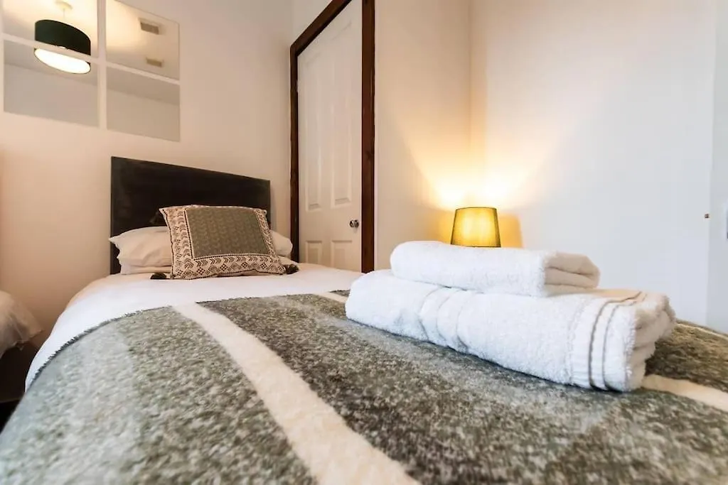 Classy Southampton City Center Apt With Free Parking 0*,  United Kingdom