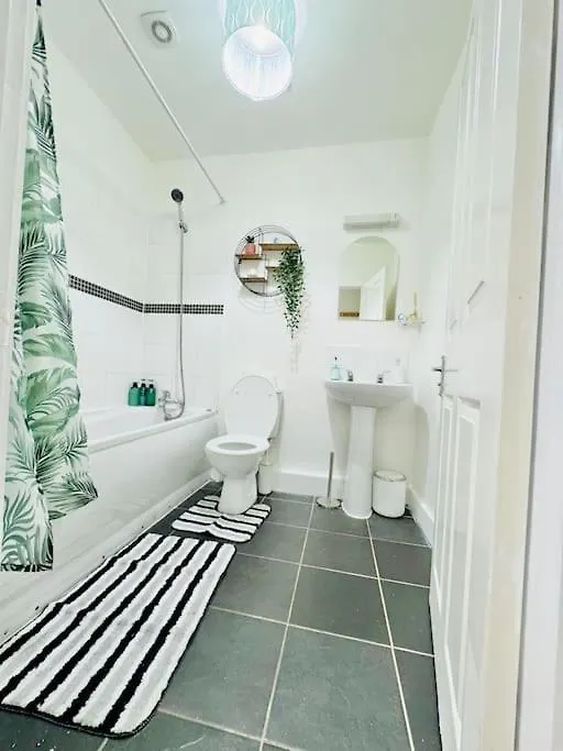 Classy Southampton City Center Apt With Free Parking Apartment