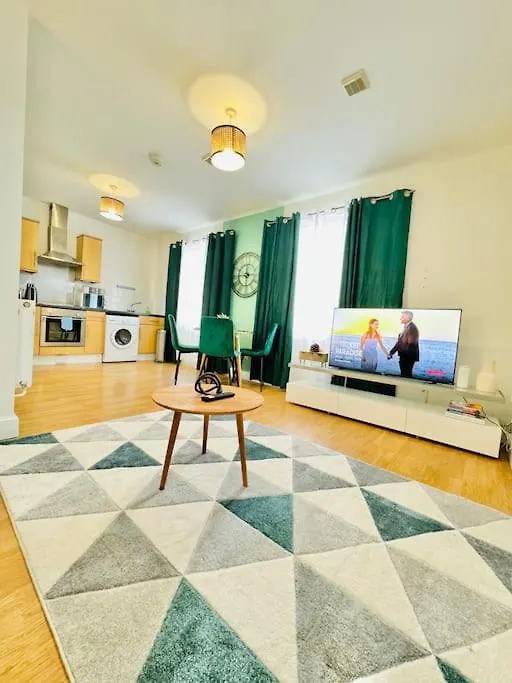 Classy Southampton City Center Apt With Free Parking