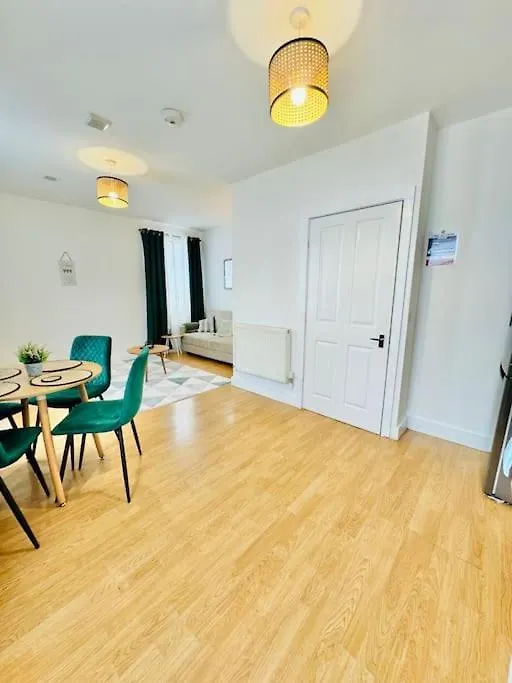 Classy Southampton City Center Apt With Free Parking