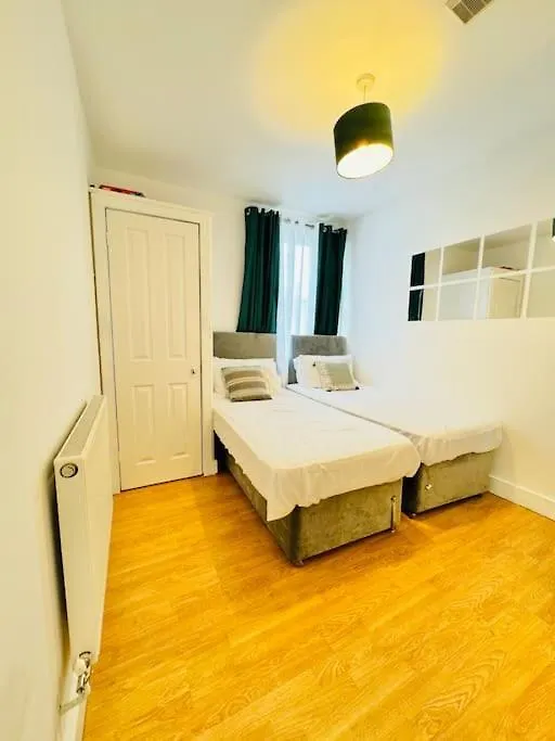 Classy Southampton City Center Apt With Free Parking Apartment