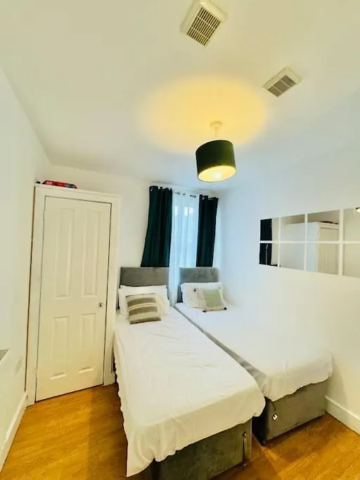 Classy Southampton City Center Apt With Free Parking