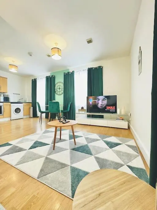 Classy Southampton City Center Apt With Free Parking